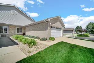 10650 Keystone Ln, Crown Point, IN 46307 - Photo 2