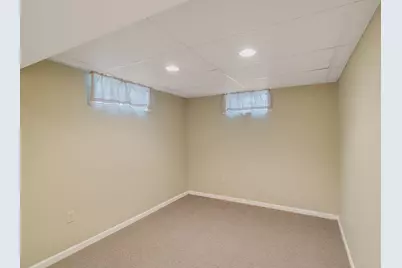 218 W 38th Court, Griffith, IN 46319 - Photo 20