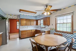 218 W 38th Ct, Griffith, IN 46319 - Photo 8