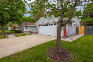 122 Boyd Cir, Michigan City, IN 46360 - Photo 4