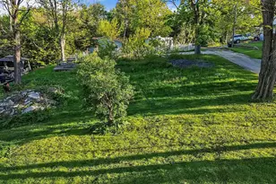 22 S Kenworthy St, Valparaiso, IN 46385 - Photo 1