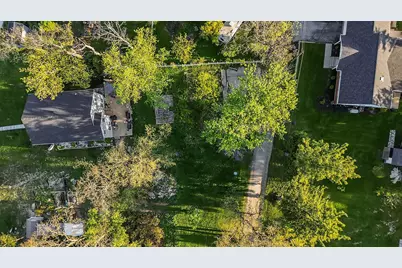 22 S Kenworthy Street, Valparaiso, IN 46385 - Photo 2