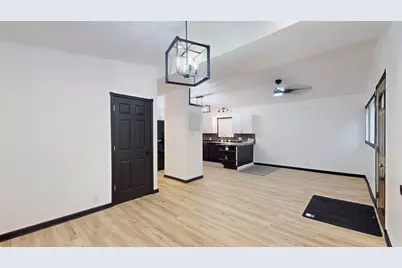 737 E 47th Avenue, Gary, IN 46409 - Photo 4