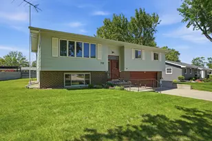 723 Maple Ln, Crown Point, IN 46307 - Photo 2