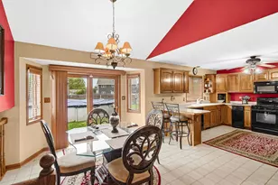 8820 Morninglory Pl, Saint John, IN 46373 - Photo 6