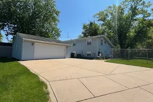 1417 Earl Rd, Michigan City, IN 46360 - Photo 4