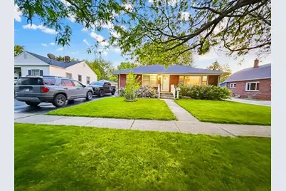 140 N Linda Street, Hobart, IN 46342 - Photo 2