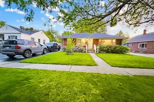 140 N Linda St, Hobart, IN 46342 - Photo 2