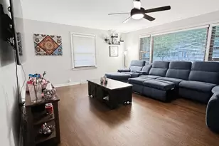 140 N Linda St, Hobart, IN 46342 - Photo 4