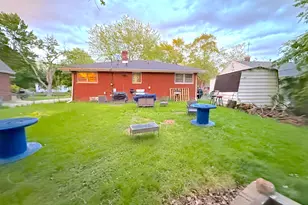 140 N Linda St, Hobart, IN 46342 - Photo 20