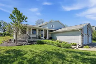 264 Springhill Dr, Valparaiso, IN 46385 - Photo 4