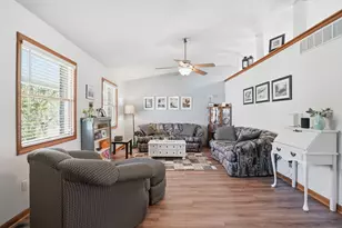 264 Springhill Dr, Valparaiso, IN 46385 - Photo 4