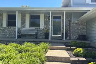 264 Springhill Dr, Valparaiso, IN 46385 - Photo 2