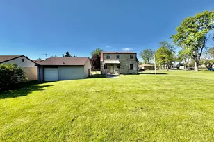 216 Berens St, Dyer, IN 46311 - Photo 4