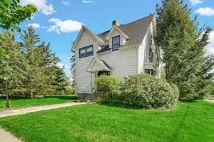 402 E Indiana Ave, Chesterton, IN 46304 - Photo 2