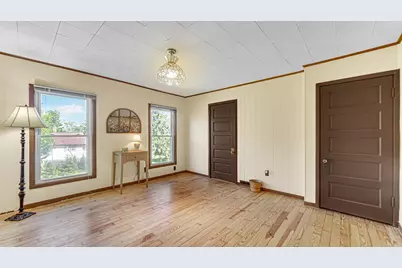 402 E Indiana Avenue, Chesterton, IN 46304 - Photo 16