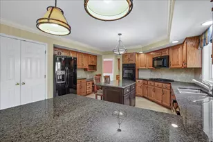 10204 Devonshire Ln, Munster, IN 46321 - Photo 12