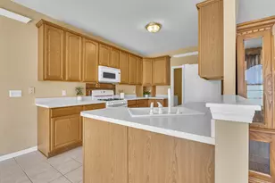 10015 Prairie Knoll Ct, Saint John, IN 46373 - Photo 8