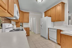 10015 Prairie Knoll Ct, Saint John, IN 46373 - Photo 10