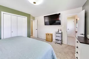 9444 Wildwood Dr, Highland, IN 46322 - Photo 14
