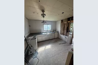 410 Hendricks Street, Michigan City, IN 46360 - Photo 10