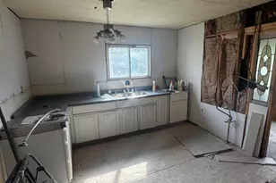 410 Hendricks St, Michigan City, IN 46360 - Photo 10