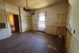 415 Cleveland Ave, Michigan City, IN 46360 - Photo 4