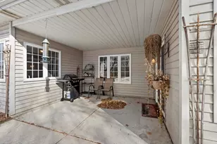 1730 Redbud Dr, Hobart, IN 46342 - Photo 4