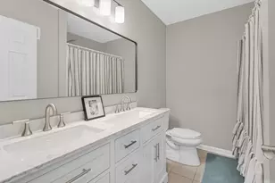 2640 38th St, Highland, IN 46322 - Photo 18