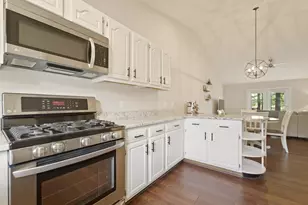 2037 Texas St, Chesterton, IN 46304 - Photo 8