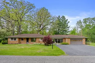 234 Lincoln Hills Dr, Valparaiso, IN 46385 - Photo 1