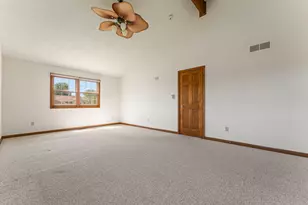 919 Plantation Rd, Valparaiso, IN 46385 - Photo 16
