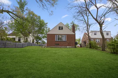 825 E 43rd Place, Gary, IN 46409 - Photo 2