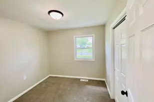 745 Juniper Rd, Valparaiso, IN 46385 - Photo 24