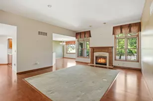 850 Shannon Dr, Crown Point, IN 46307 - Photo 4