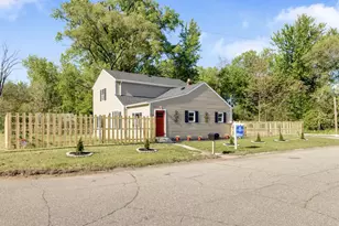 1181 Porter St, Gary, IN 46406 - Photo 4