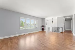6880 W 84th Pl, Crown Point, IN 46307 - Photo 8