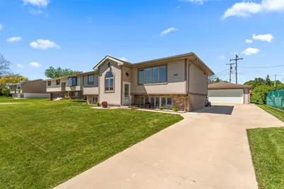 6880 W 84th Place, Crown Point, IN 46307 - Photo 2
