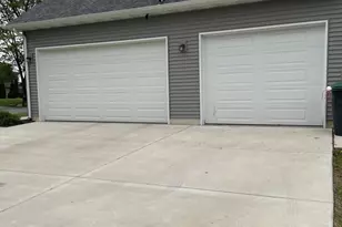 1957 Hickory Dr, Hobart, IN 46342 - Photo 6