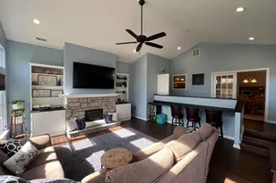 1044 Metz Ct, Hobart, IN 46342 - Photo 18