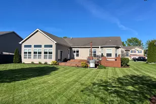 1044 Metz Ct, Hobart, IN 46342 - Photo 4