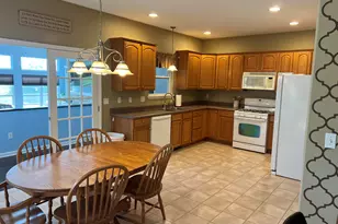 1044 Metz Ct, Hobart, IN 46342 - Photo 16