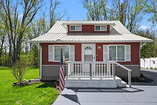 8629 E Hatchery Rd, Syracuse, IN 46567 - Photo 1