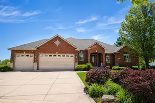 10055 Clark Pl, Crown Point, IN 46307 - Photo 2