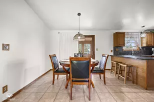 27057 S Woodlawn Ave, Crete, IL 60417 - Photo 4