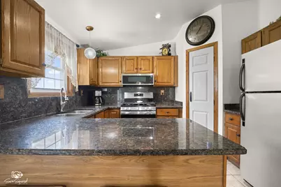 27057 S Woodlawn Avenue, Crete, IL 60417 - Photo 10