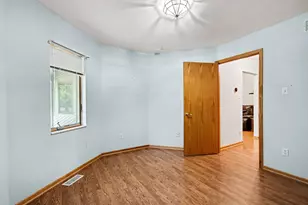 907 E 12th St, Hobart, IN 46342 - Photo 16