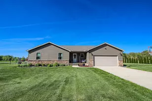 1668 Kelly Ct, Wheatfield, IN 46392 - Photo 2
