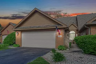 956 Cornwallis Ln, Munster, IN 46321 - Photo 1