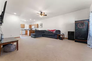709 Blackstone Ct, Kouts, IN 46347 - Photo 4